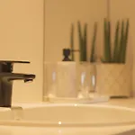 Maison Kitoko Bed & Breakfast 4*