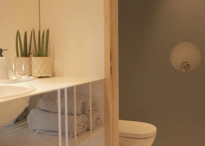 Maison Kitoko Alojamento de Acomodação e Pequeno-almoço 4*